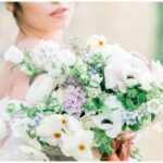 Bouquet de mariée vert blanc et lilas
