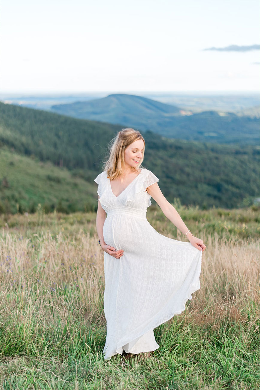 Séance grossesse dans les Monédières