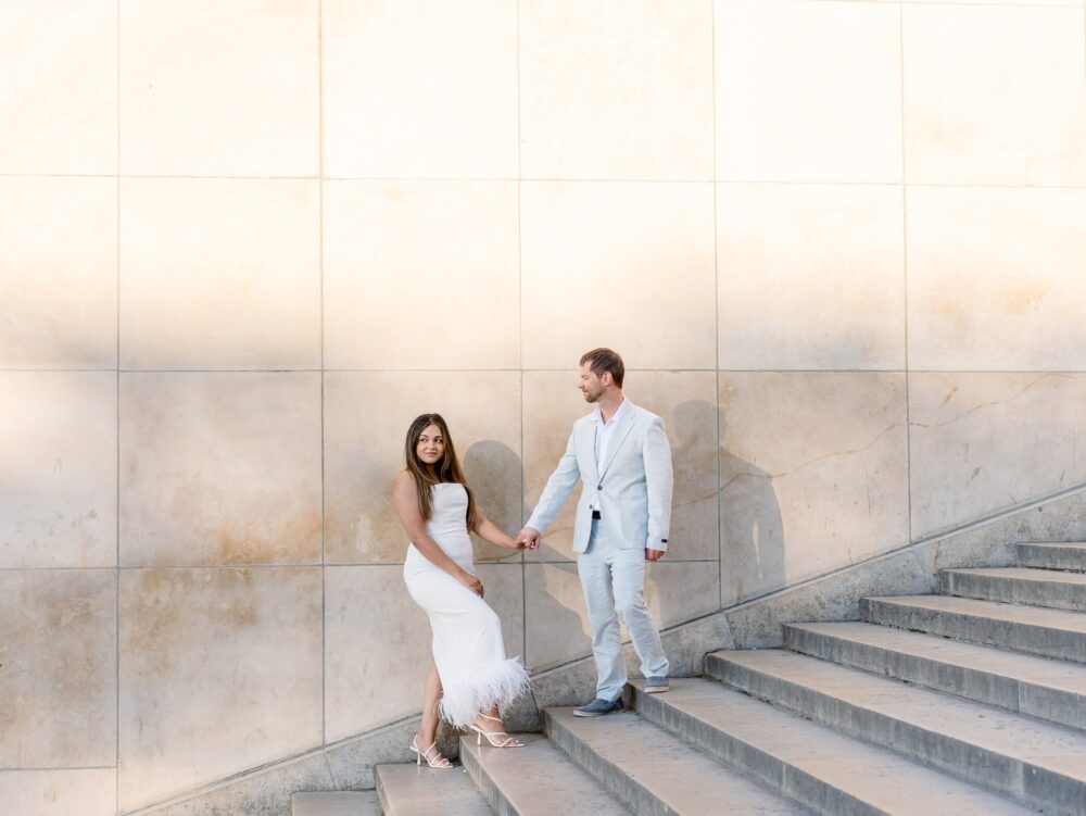 couple on the stairs of trocadero