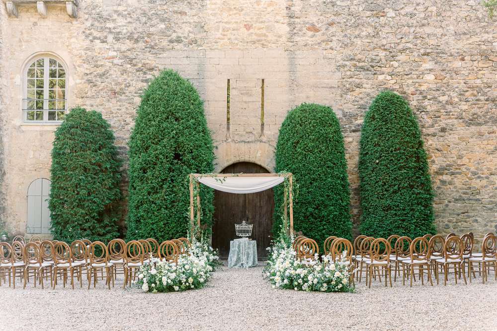 Wedding ceremony in front of Chateau de Fontareches