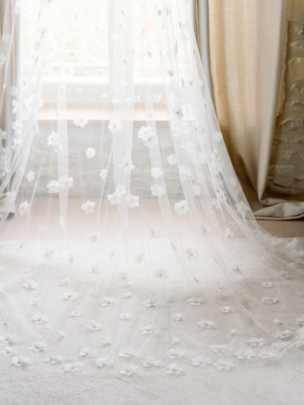 Wedding veil with flowers
