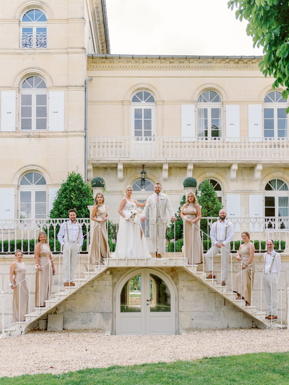 Wedding party in front of the Chateau no3 Cognac