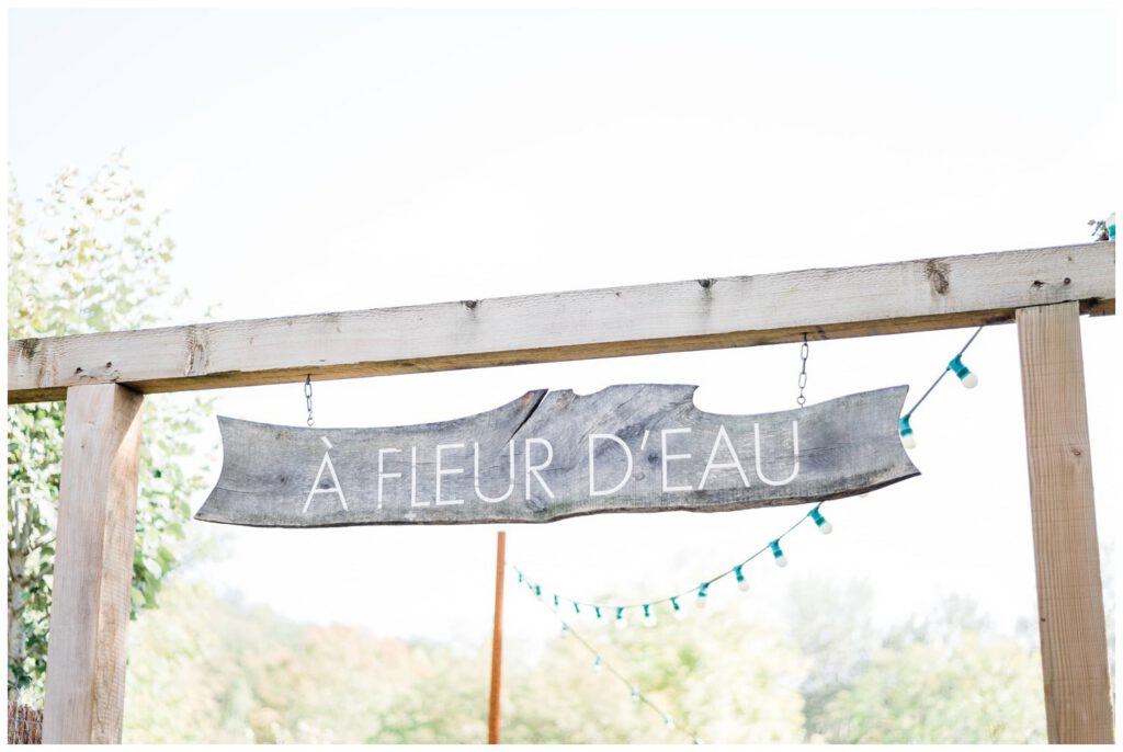 panneau à fleur d'eau