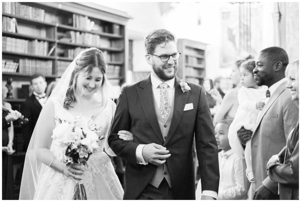 Cérémonie de mariage dans la bibliothèque du château