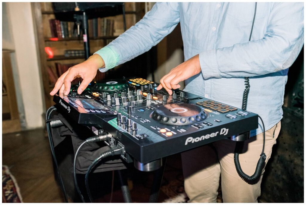 dj
