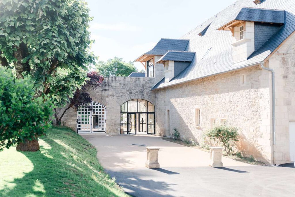 Cour du Domaine de la Fage