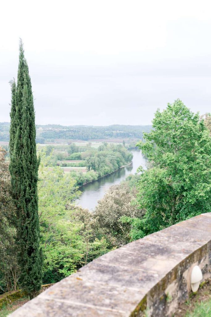 vue sur la rivière depuis le chateau de rouffillac