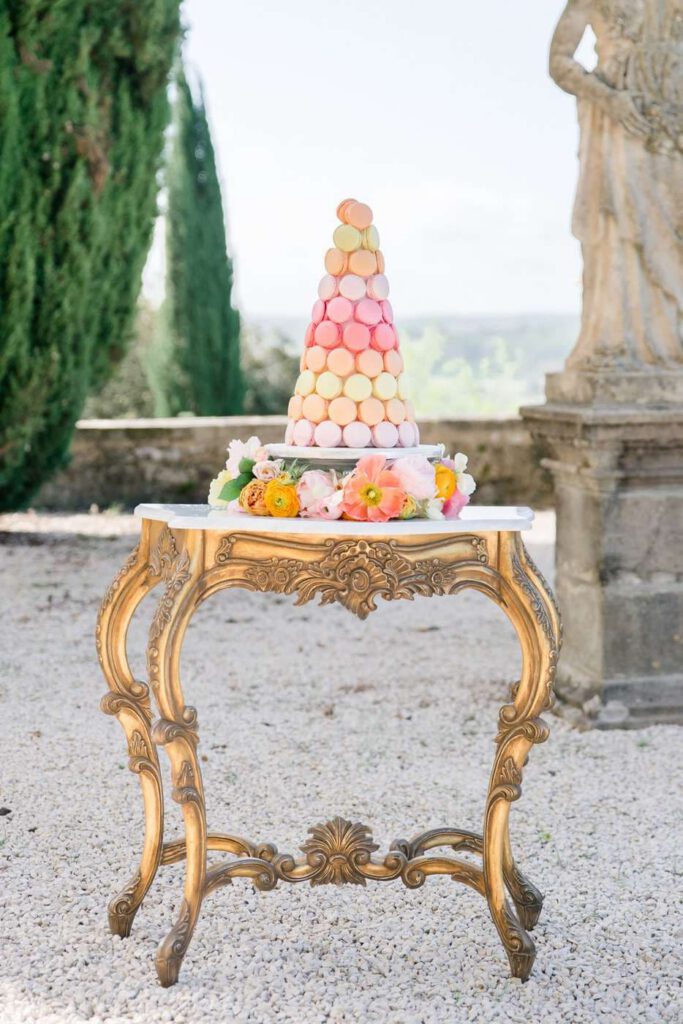 tour de macarons multicolore