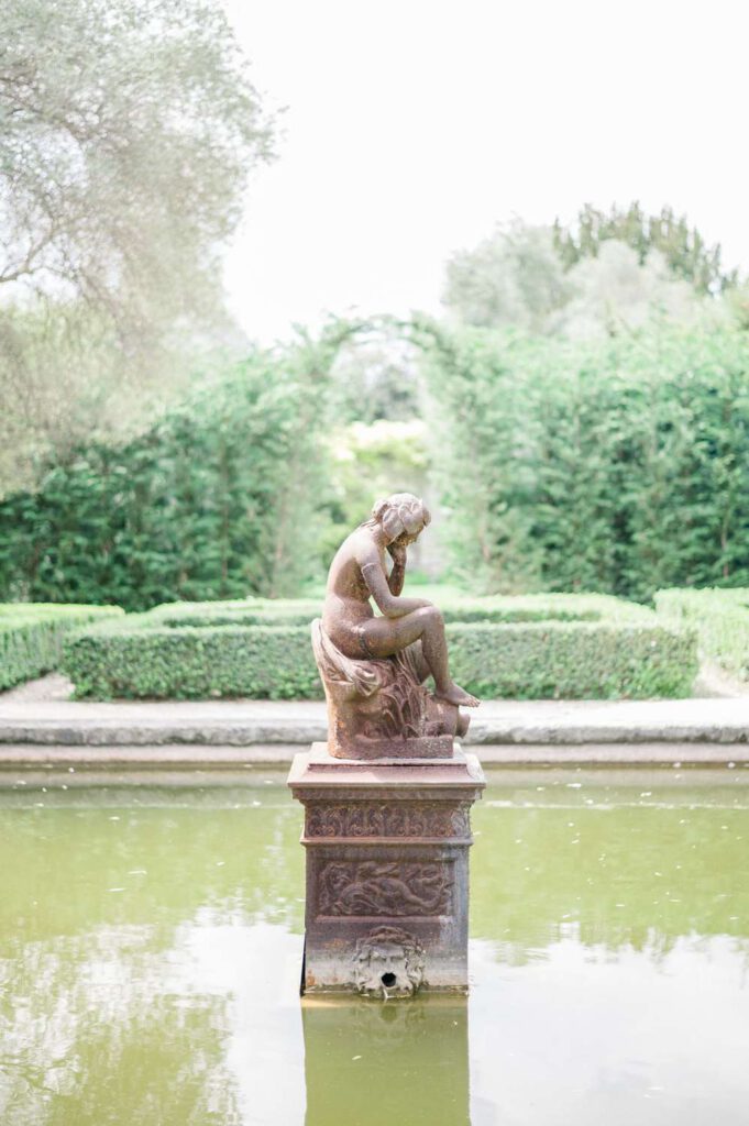 statue à la Bastide du Roy