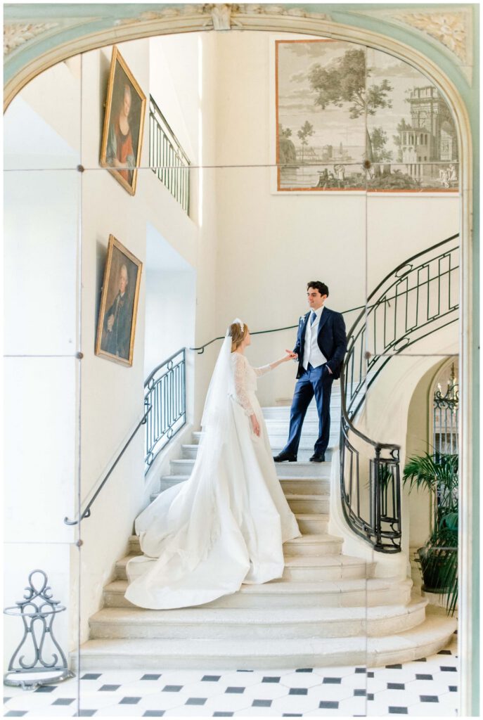 photos de couple dans un escalier