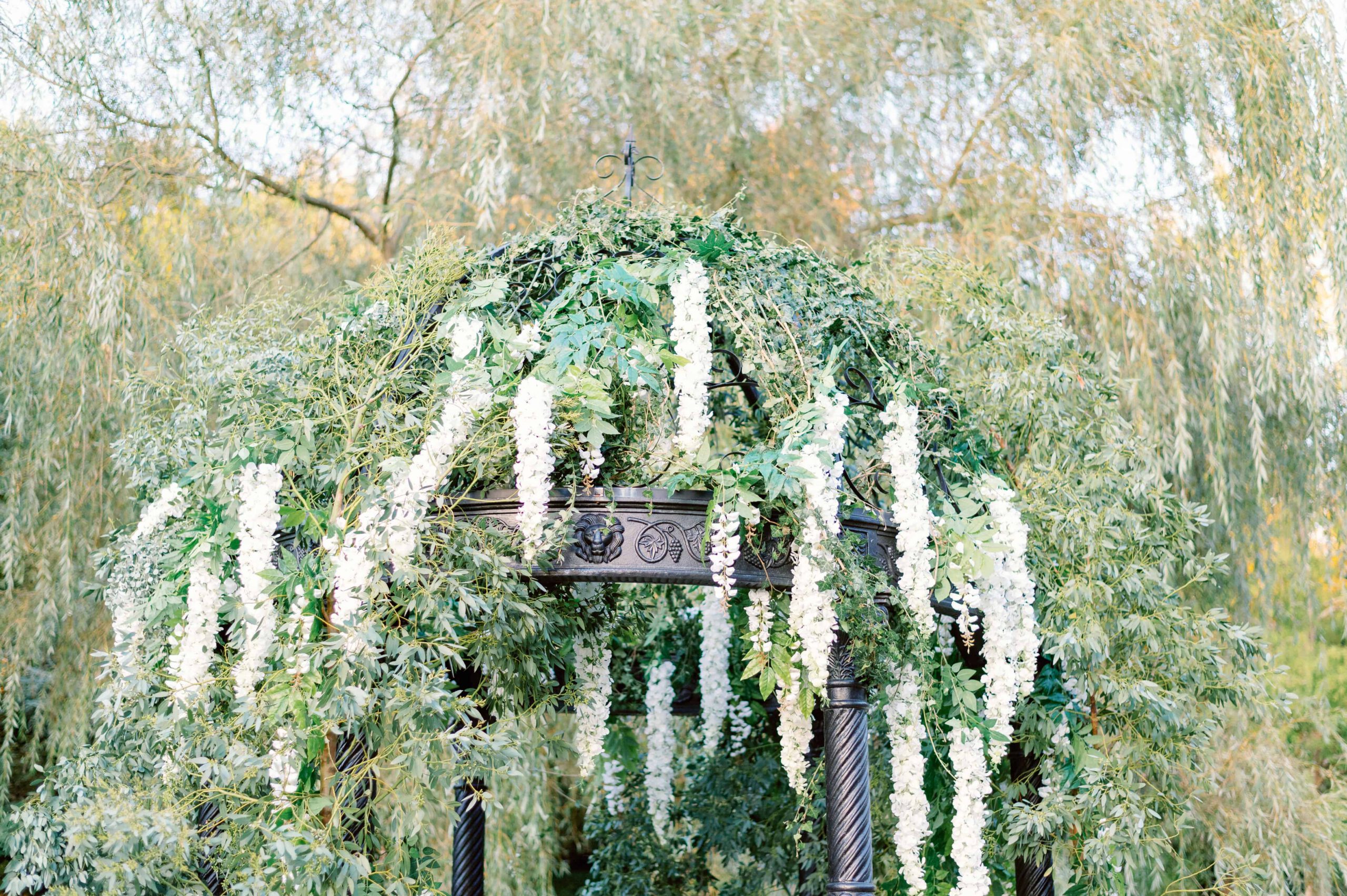 Décoration florale pour cérémonie de mariage
