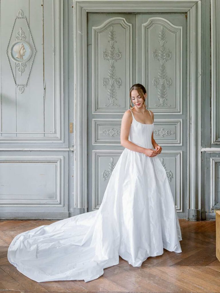 Bride portrait in Château de Thauvenay with an Alena Leena dress