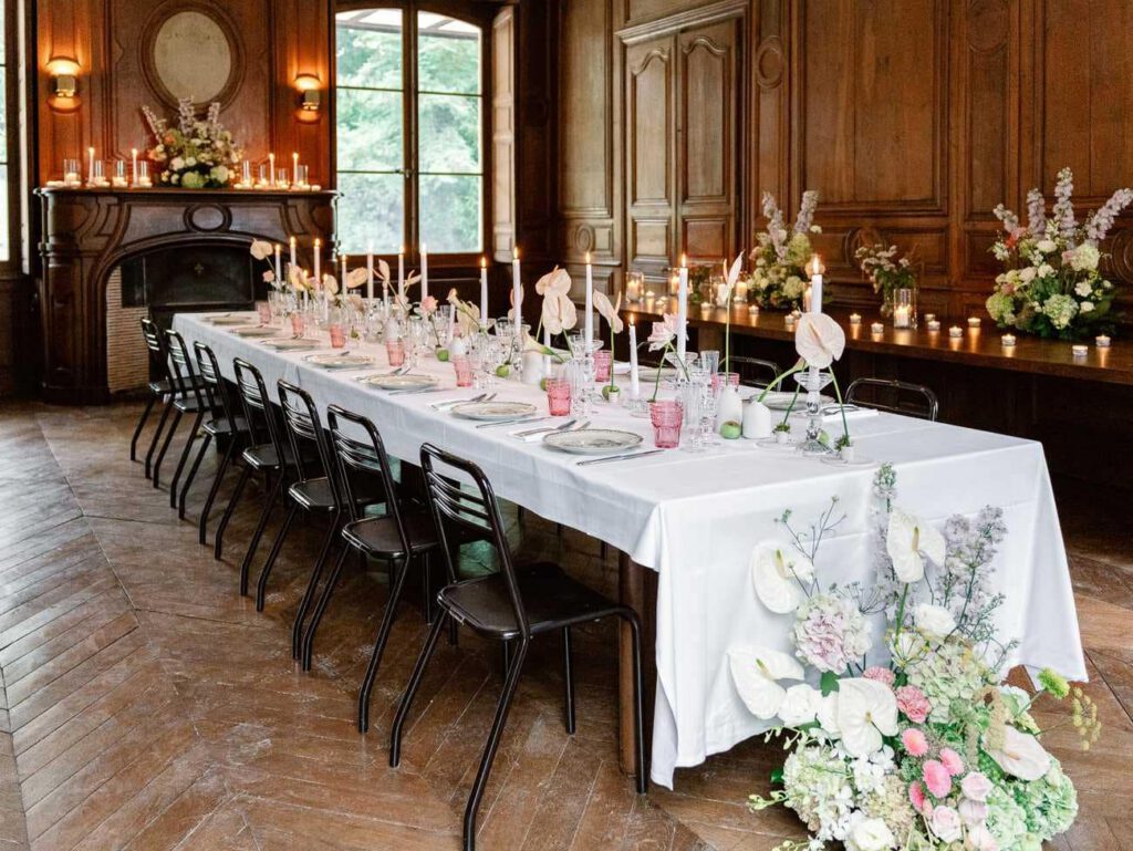 Wedding dinner table at Château de Thauvenay