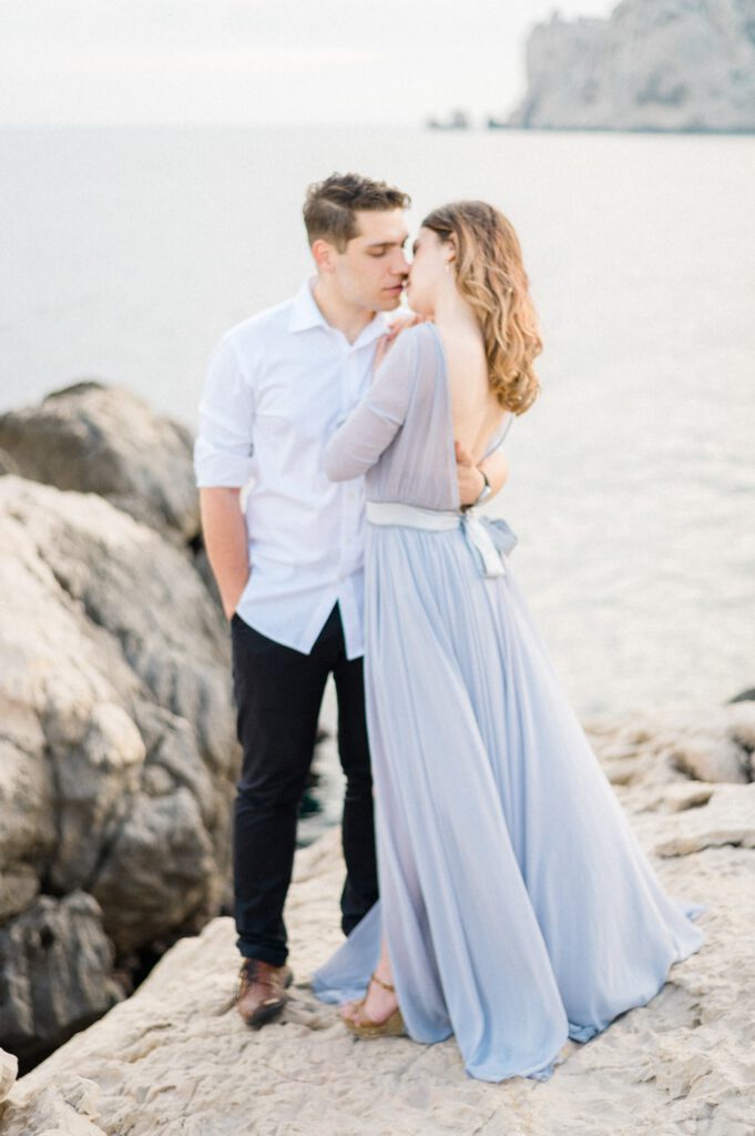 couple dans les rochers
