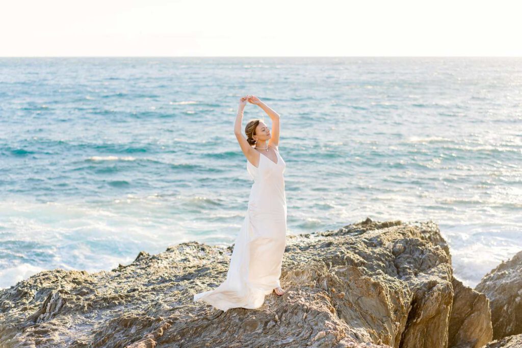 bride portrait in front of the sea