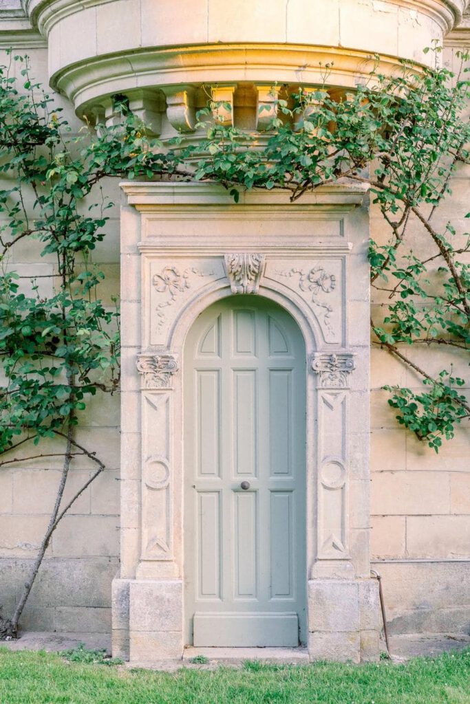 beautiful door of Château de la Bourdaisière