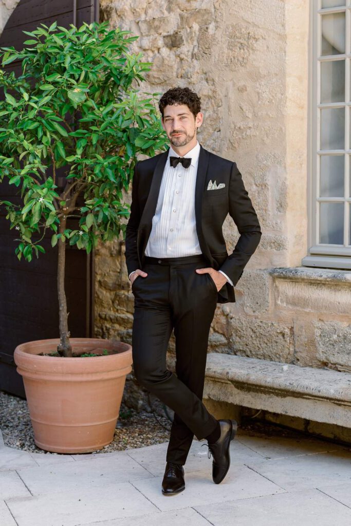 groom portrait in Château de Fontarèches