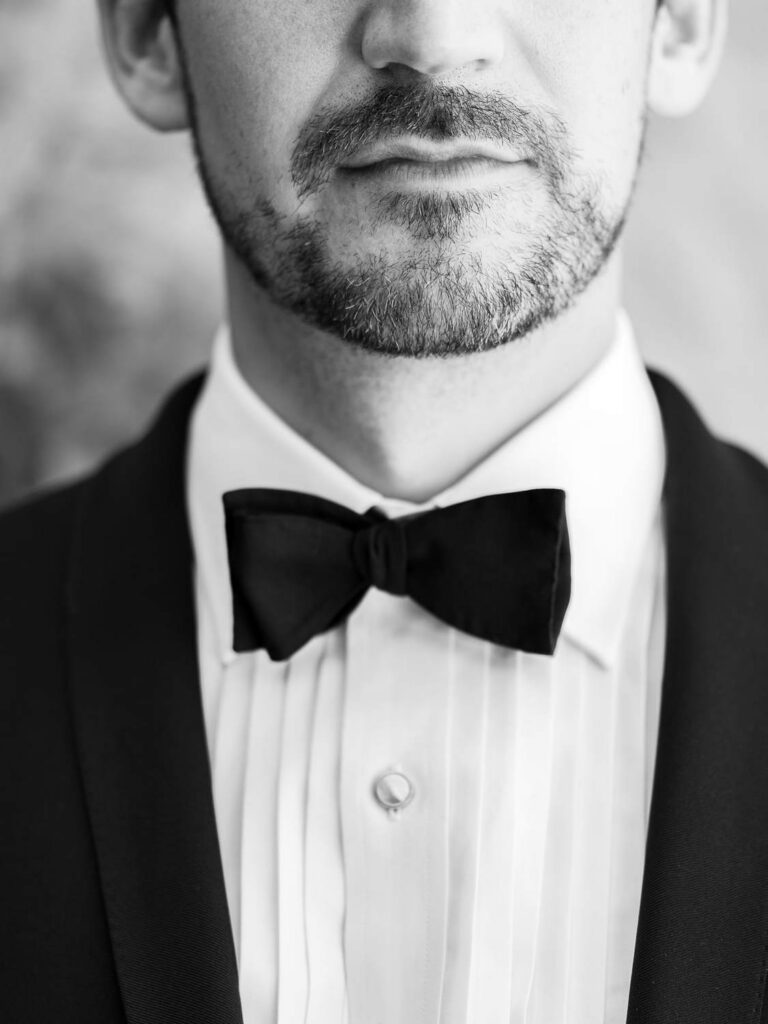 groom portrait in Château de Fontarèches