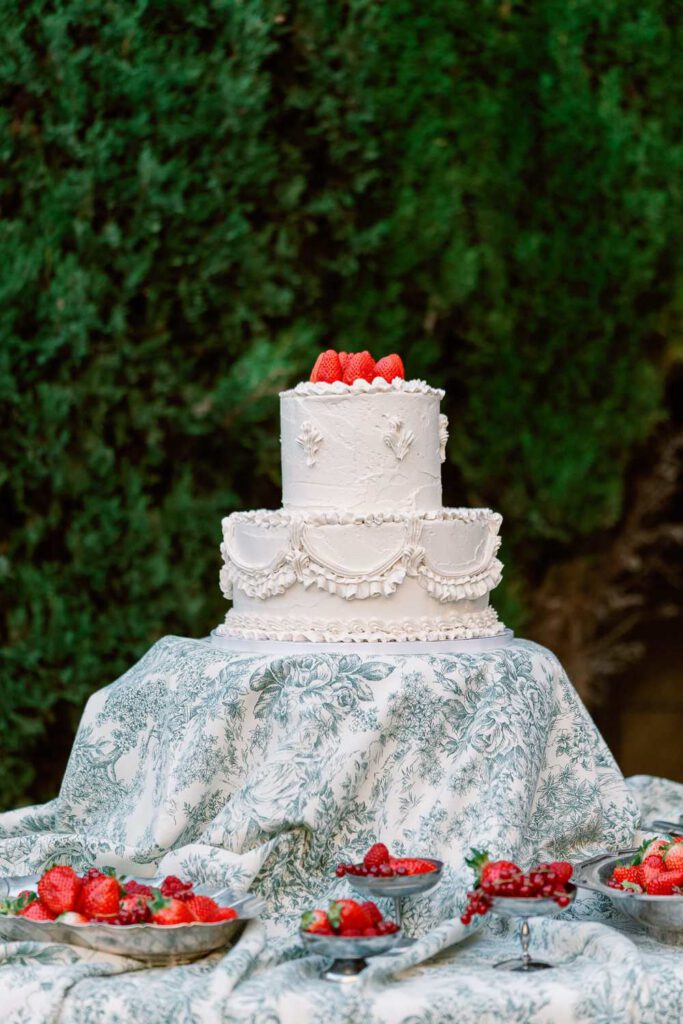 white vintage cake with strawberries