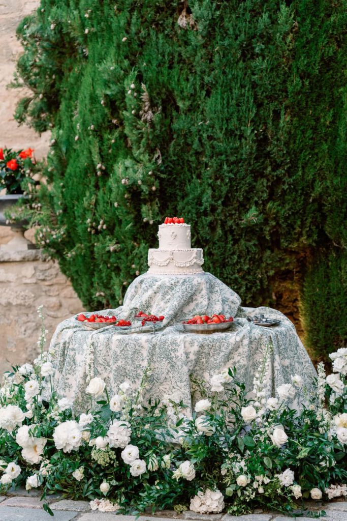 white vintage cake with strawberries