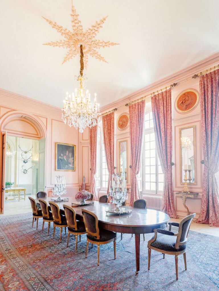 pink living room of Château du Grand Lucé