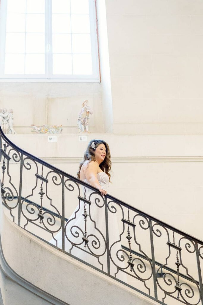 arrivée de la mariée dans l'escalier