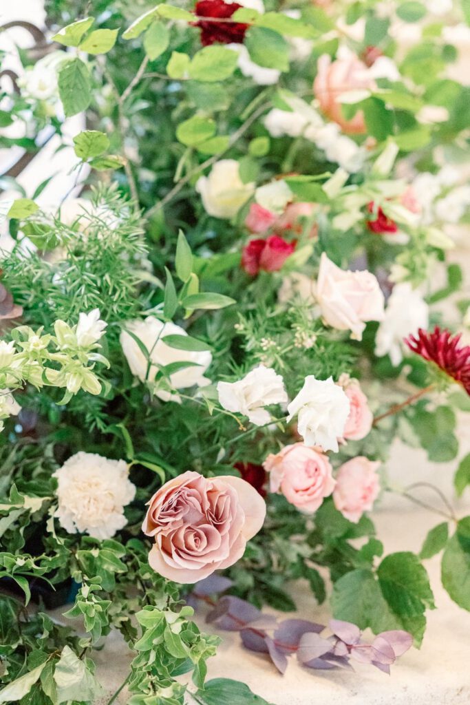fleurs roses et rouges