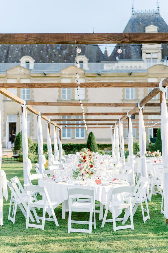 tables réception de mariage au Château de Jalesnes