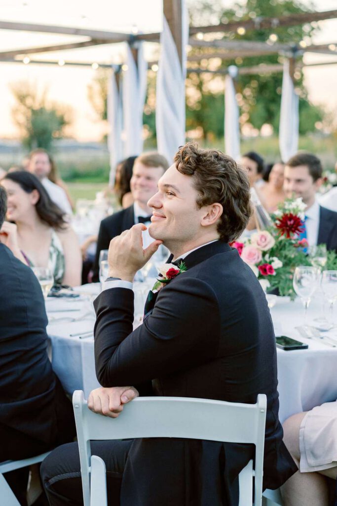 invité durant le dîner