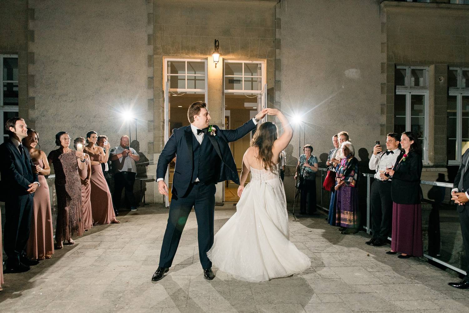 première danse des mariés au au Château de Jalesnes