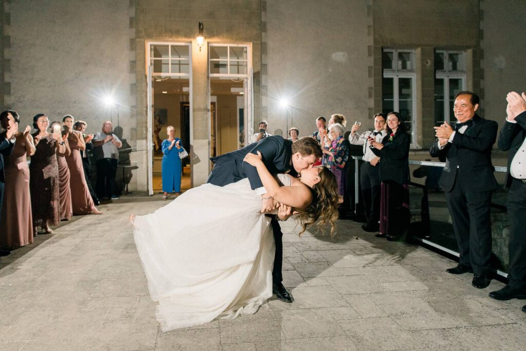 première danse des mariés au au Château de Jalesnes