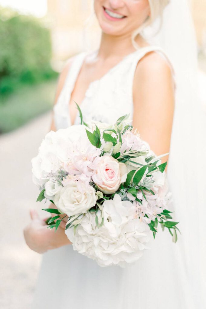 bouquet de mariée blanc et rose - bridal bouquet in white and pink