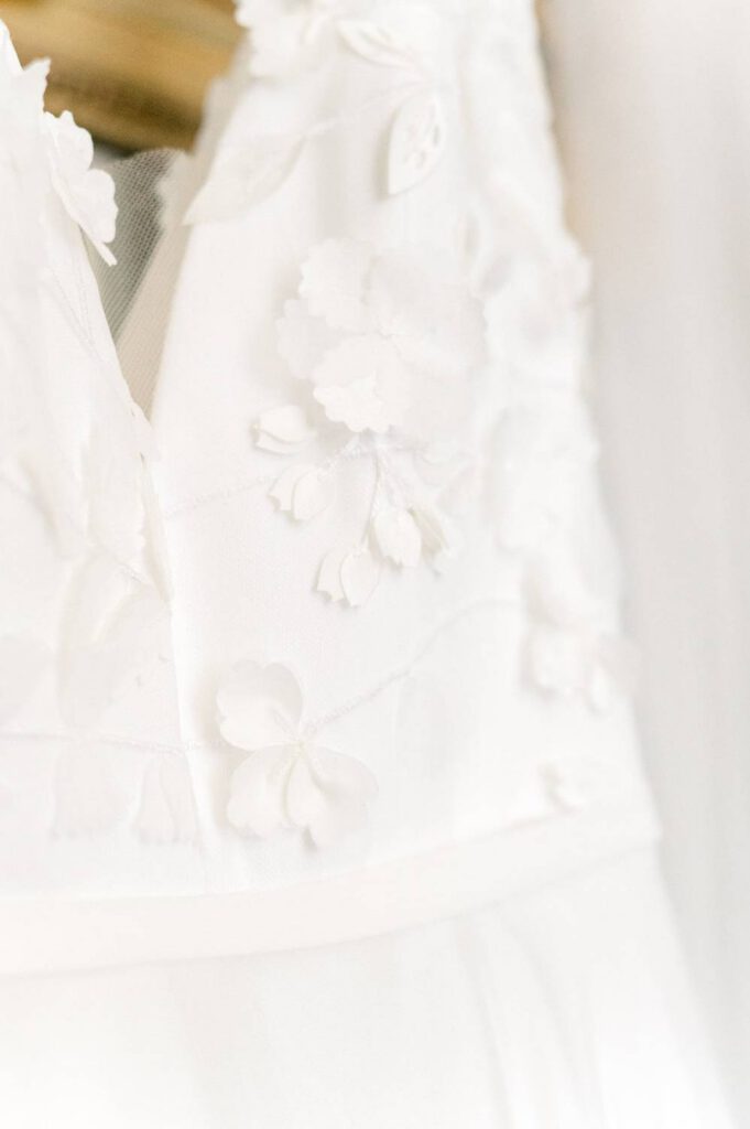 fleurs en tissu - flowers on the dress