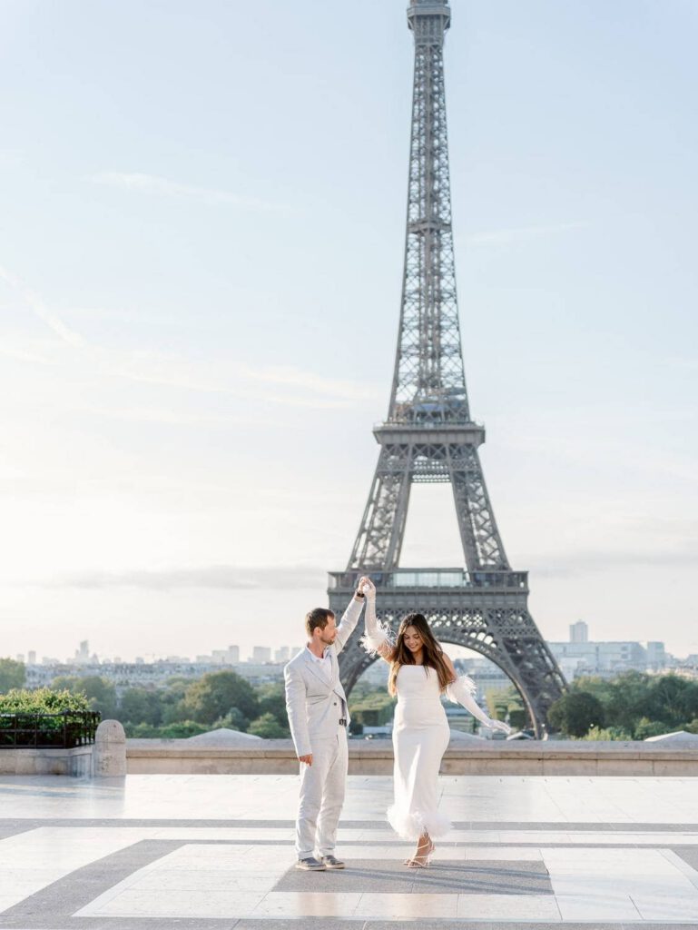 Paris engagement couple session in front of the eiffel tower
