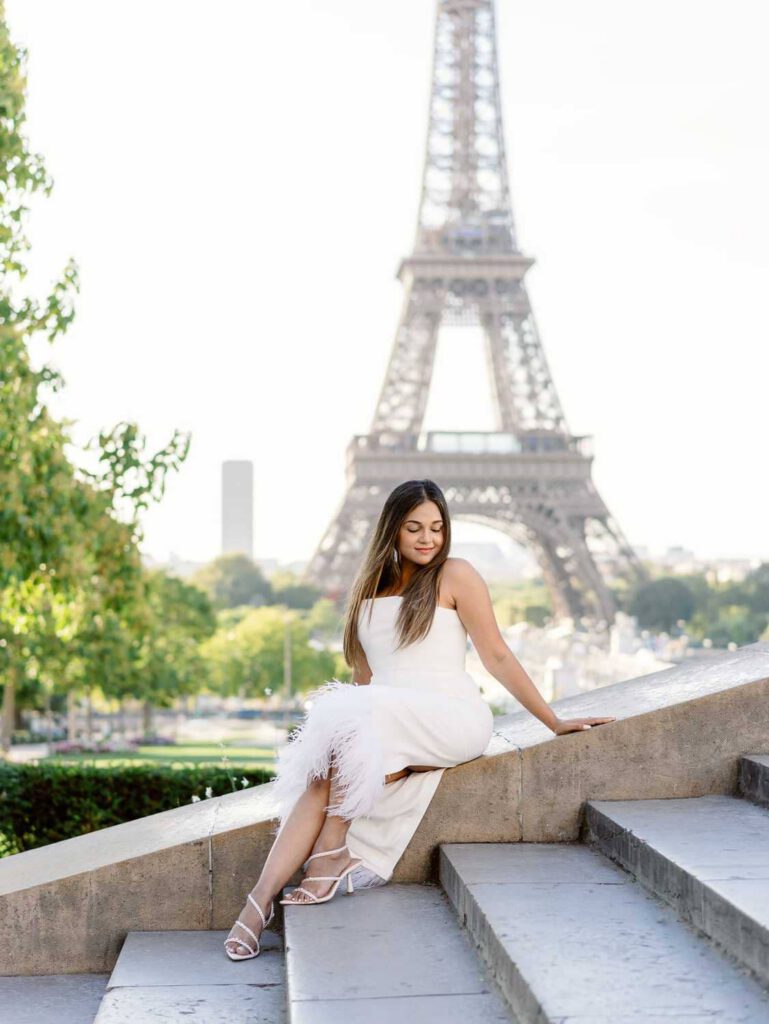 Paris engagement couple session in front of the eiffel tower