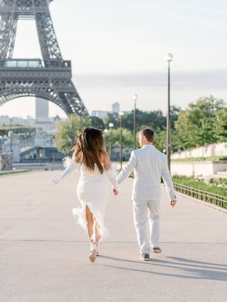 Paris engagement couple session in front of the eiffel tower
