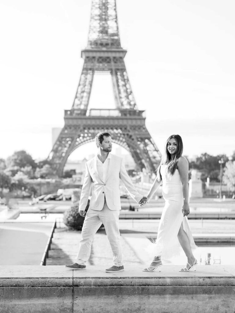 Paris engagement couple session in front of the eiffel tower