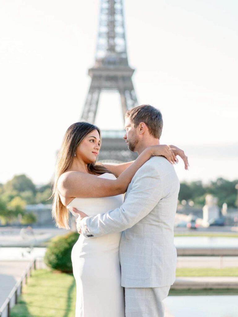 Paris engagement couple session in front of the eiffel tower
