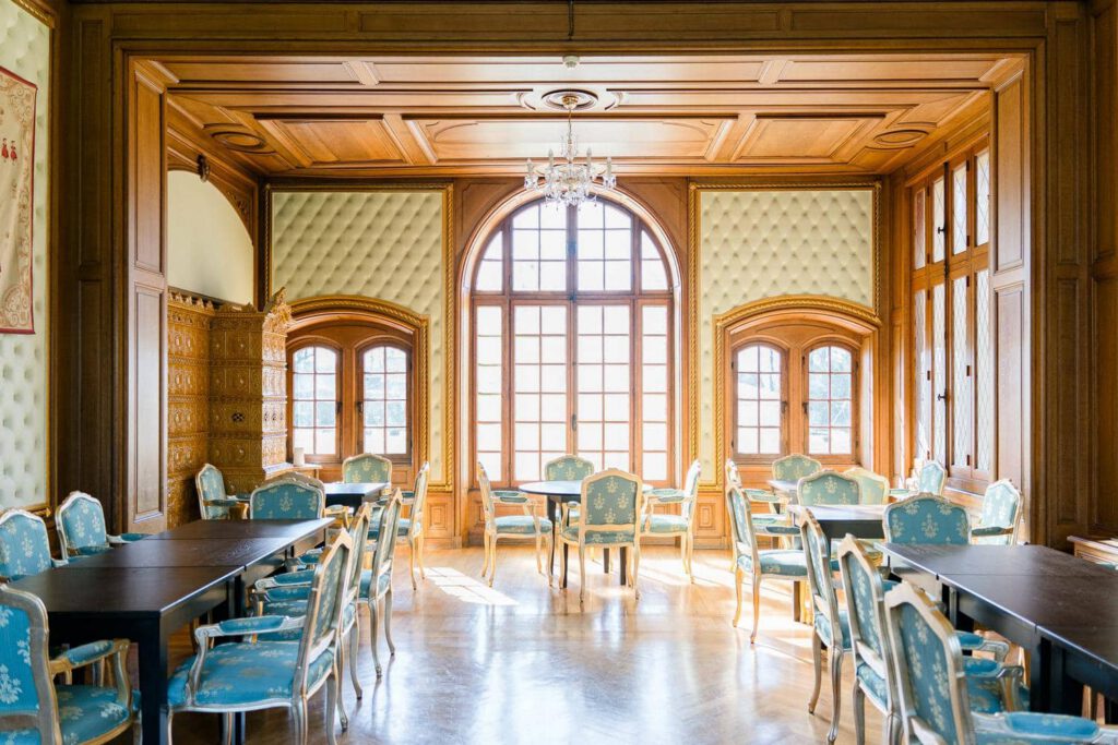 room in Château de Béguin
