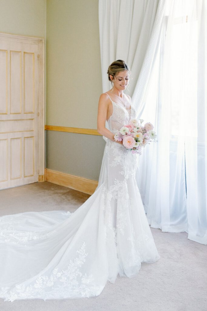 bridal portrait in a room of the Château