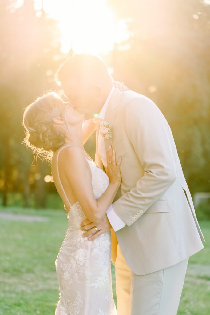 couple kiss at sunset