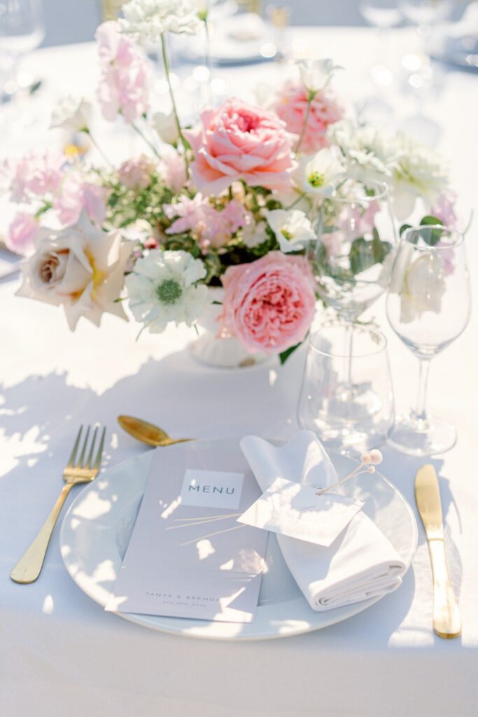 wedding table with pink flowers
