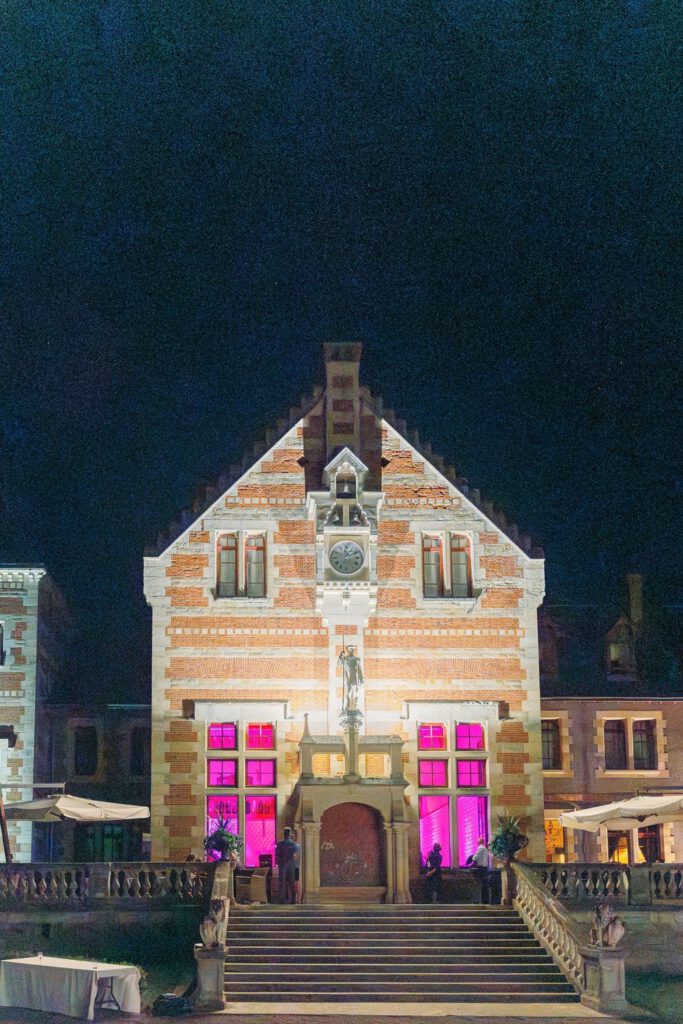 the chateau de béguin by night