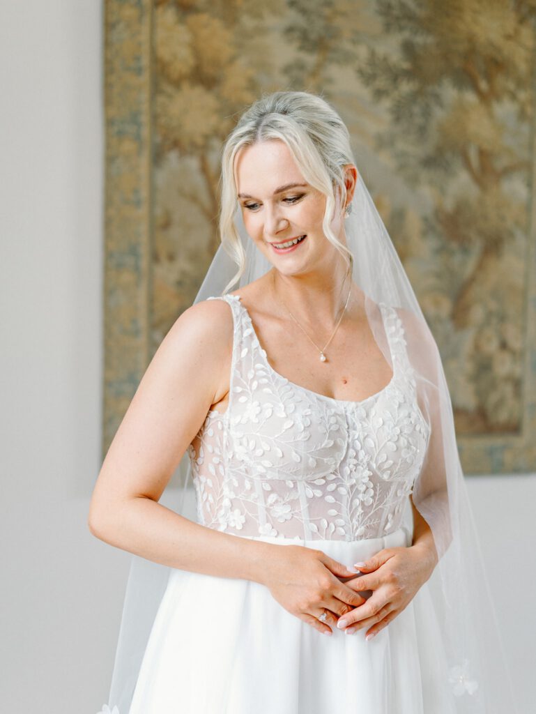 Bridal portrait in Château n°3
