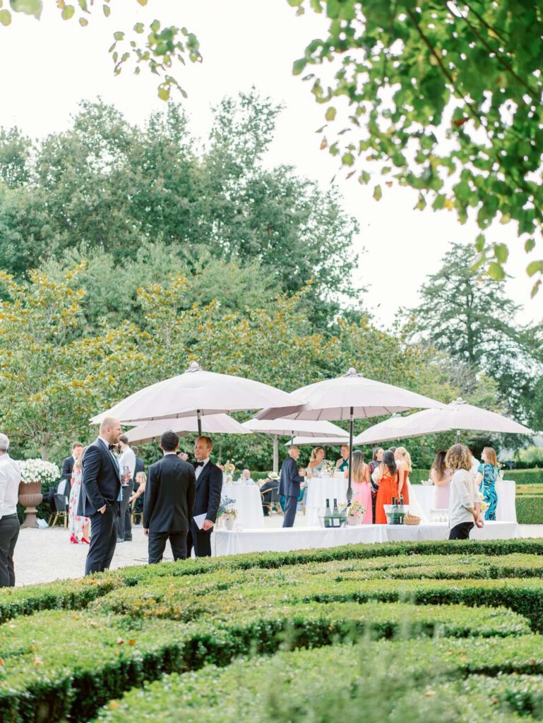 wedding cocktail at Domaine d'Essendieras