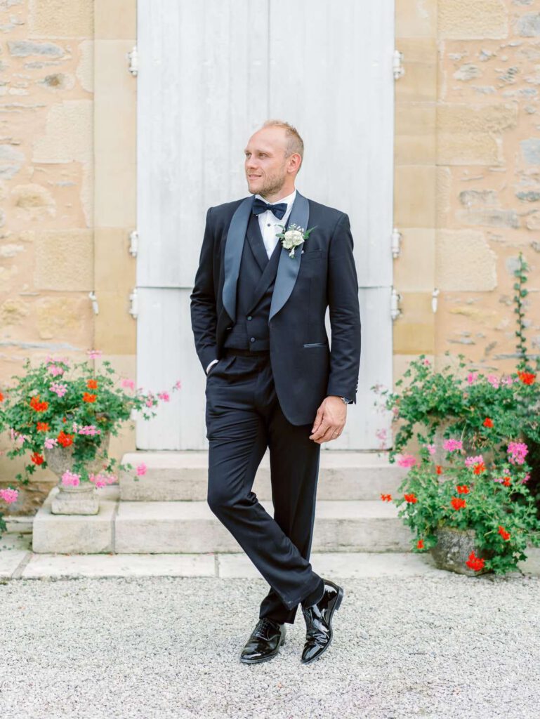 groom portrait at Domaine d'Essendieras