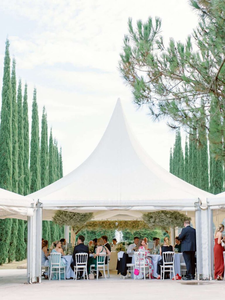 Wedding dinner at Domaine d'Essendieras under the pagodes