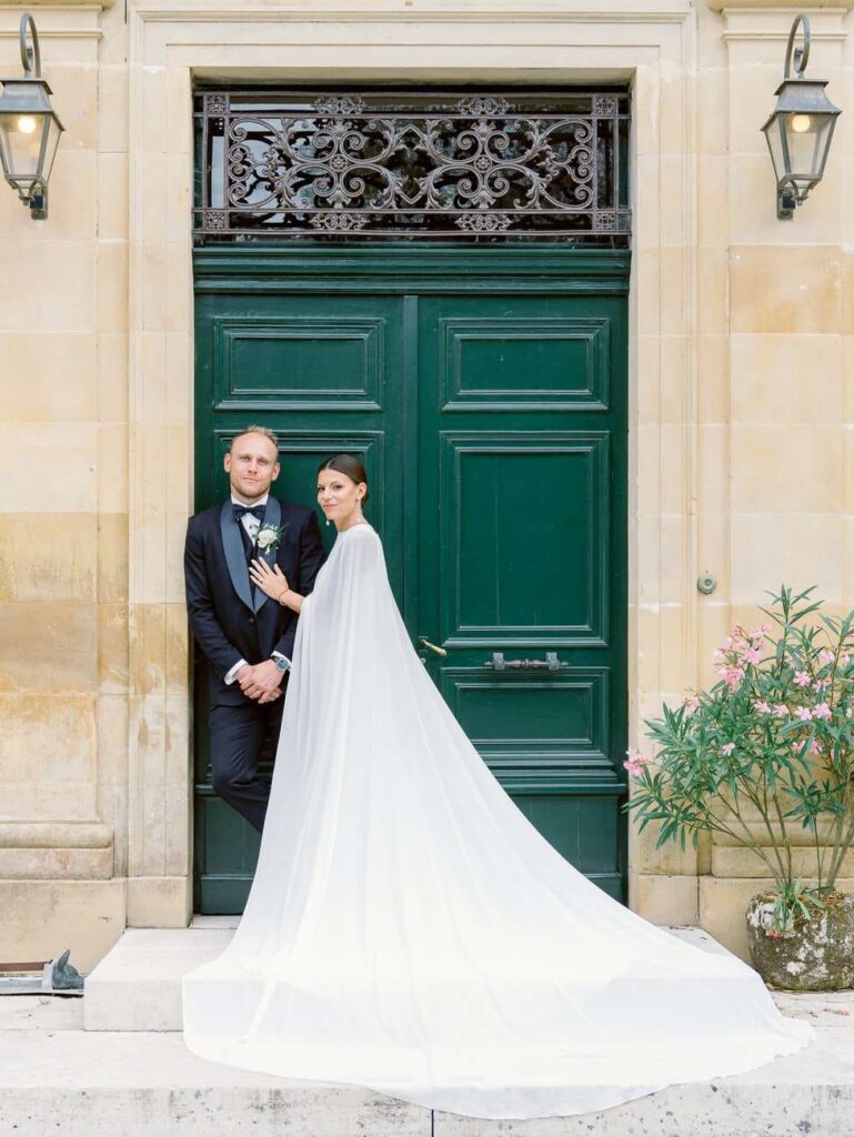 bride and groom at domaine d'essendieras
