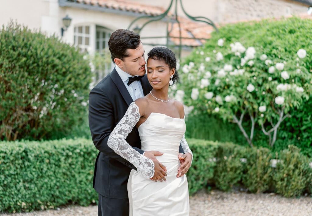 Bride and groom portraits at Chateau de Bagatelle in Dordogne