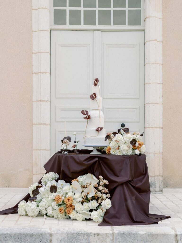 wedding cake at Chateau de Bagatelle in Dordogne